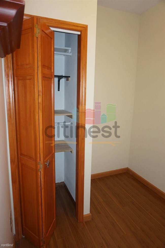 Building Photo - 286 3rd Ave