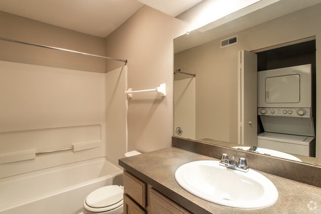 1BR, 1BA - 625 SF - The Ridge at Chestnut Hill