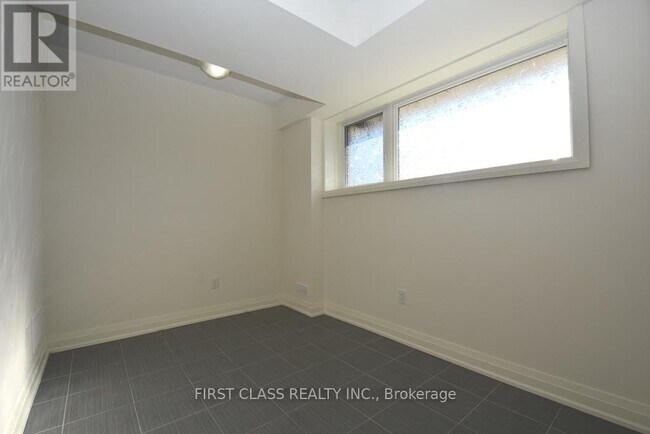 Building Photo - 24 Teasel Way
