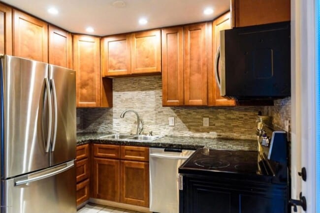 Building Photo - 2842 Coleen Ct