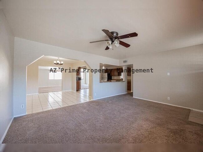 Foto del edificio - 1042 W 17th St