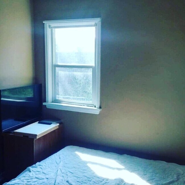 Foto del edificio - 207 Kelsey Ave