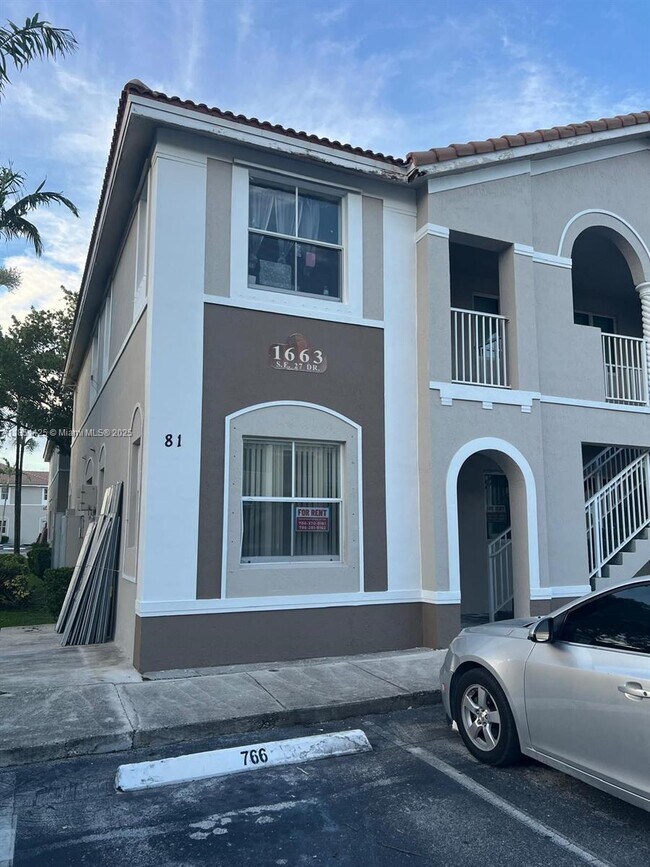 Building Photo - 1663 SE 27th Dr