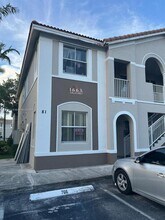 Building Photo - 1663 SE 27th Dr