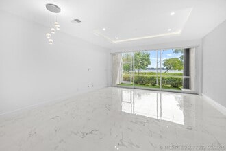 Building Photo - 88 N Lakeshore Dr