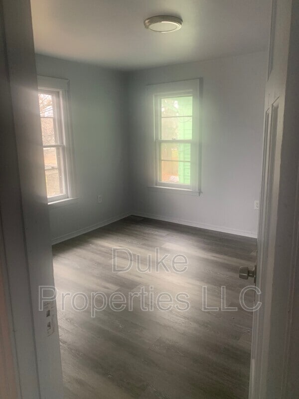 Building Photo - 39 Stratford Park