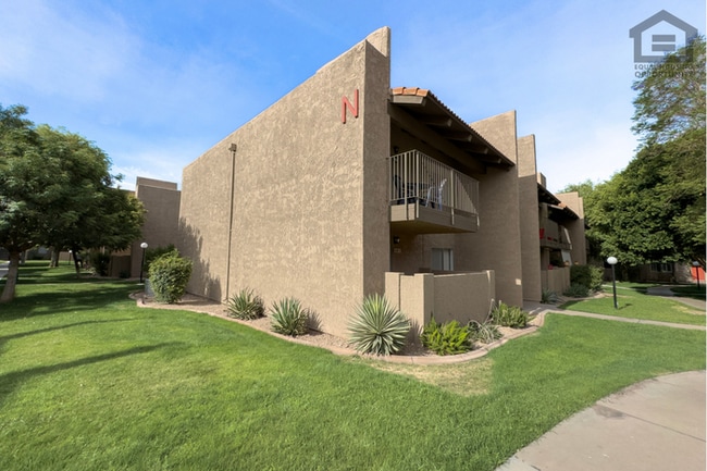 2Bed/2Bath Condo at Thomas Rd/56th St! Ready for Immediate Move-In! - 2Bed/2Bath Condo at Thomas Rd/56th St! Ready for Immediate Move-In!