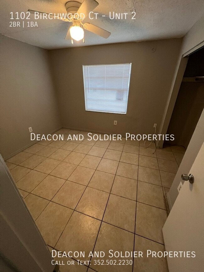 Foto del edificio - 1102 Birchwood Ct