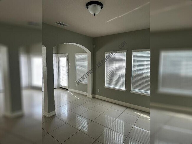 Foto del edificio - 20563 Sycamore Crest Ln