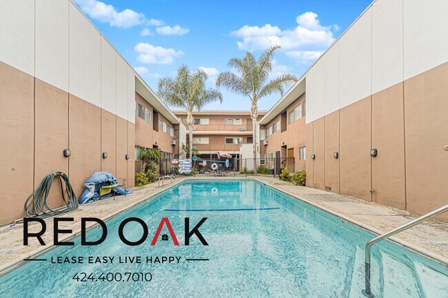 Foto del edificio - 15405 Vanowen St