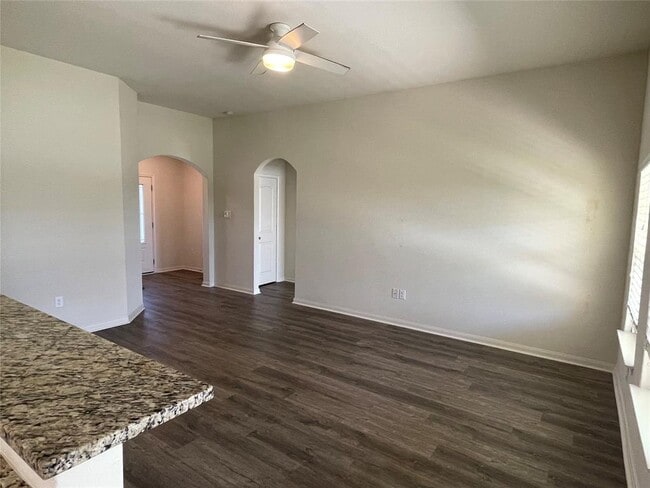 Building Photo - 1531 Twin Estates Dr