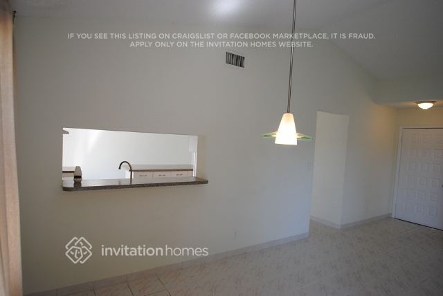 Foto del edificio - 889 NW 97th Ave