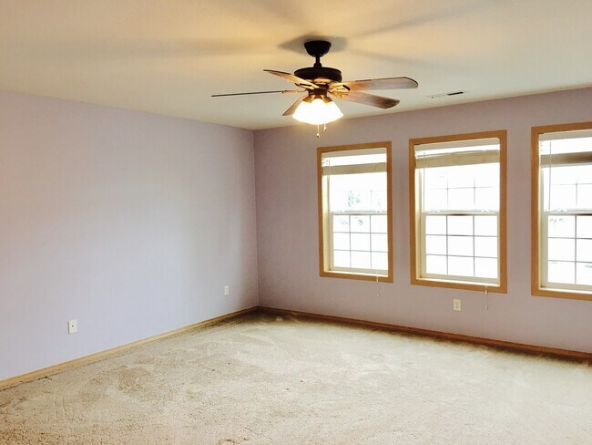 Building Photo - Spacious 4-Bedroom Home in Central Vancouv...