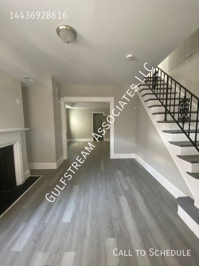 Building Photo - 2926 Arunah Ave