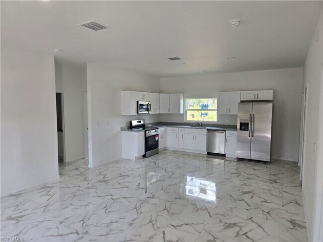 Foto del edificio - Brand new 3 Bedroom, 2 Bath-Greenbriar-Leh...