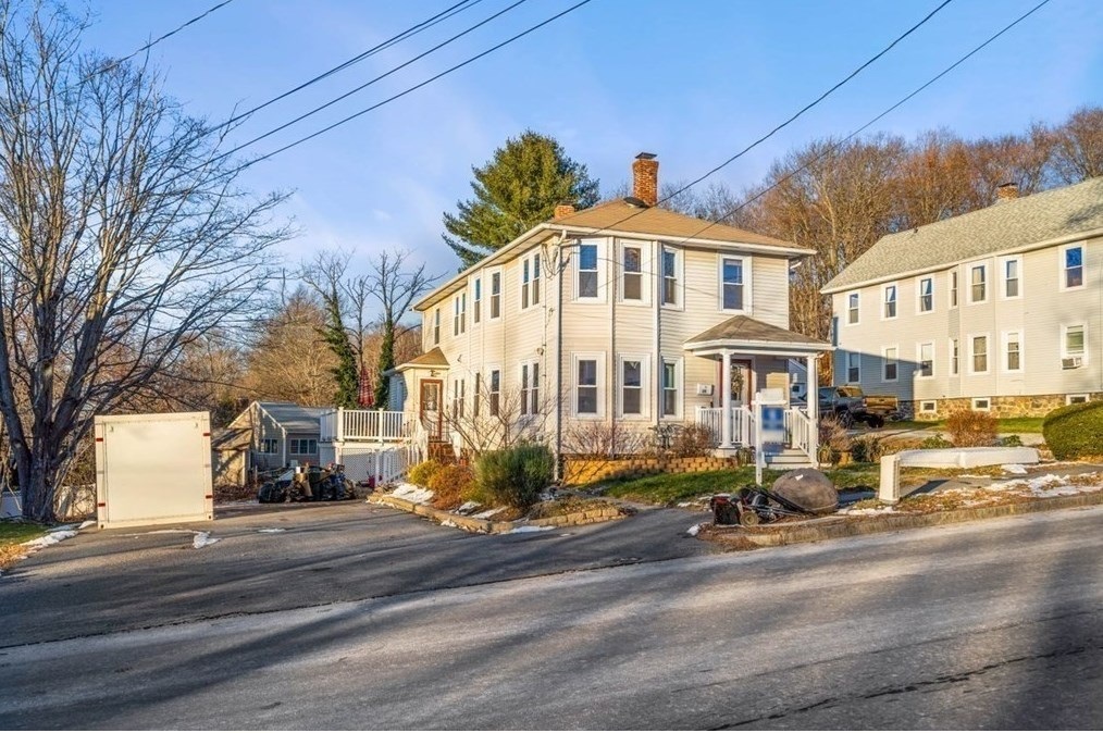 Primary Photo - 20 Walnut Ave