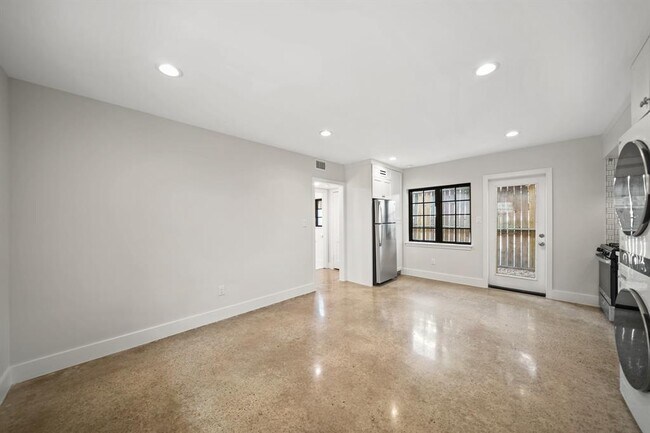 Foto del edificio - 520 Lovett Blvd