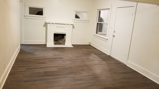 Building Photo - Call Today!