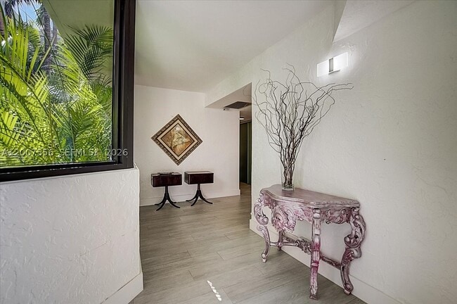 Building Photo - 276 Crandon Blvd