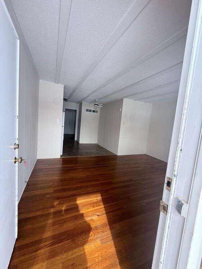 Foto del edificio - Playground Road