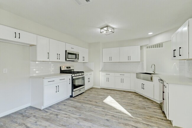 Foto del edificio - 22423 Park Point Dr