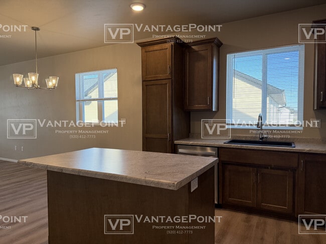 Building Photo - N9320 Gemstone Ct