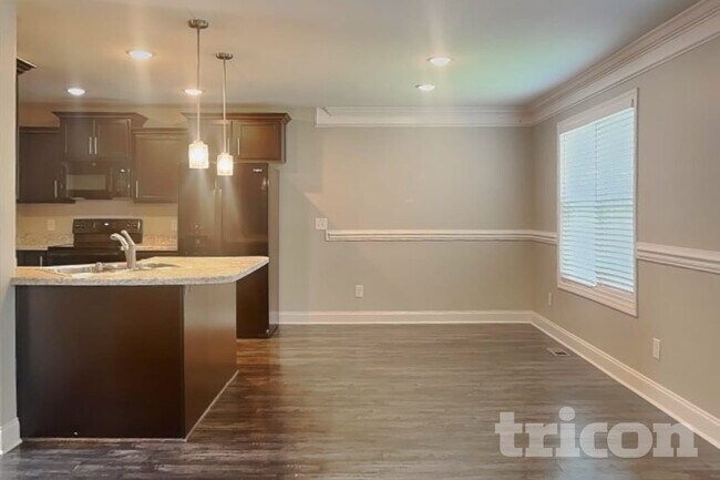 Foto del edificio - 513 Sourwood Dr