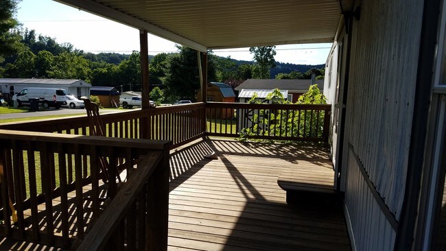 Photo - 502 Weeping Willow Ln