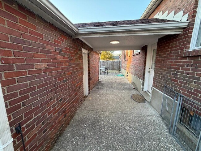 Foto del edificio - 336 Monohan Dr