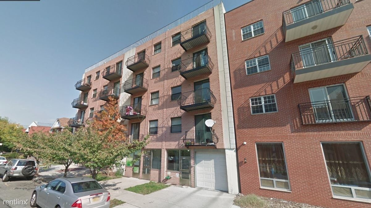 Primary Photo - 3 br, 2 bath Apartment - 7149 160th St 3A