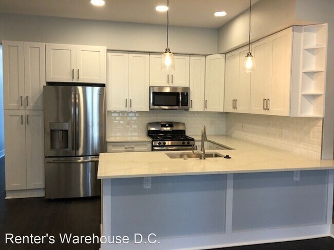 Building Photo - 3 br, 3 bath House - 1240 E St NE #2