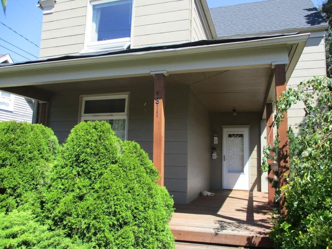 Primary Photo - Skaga: LEASING 811 N Cedar Street