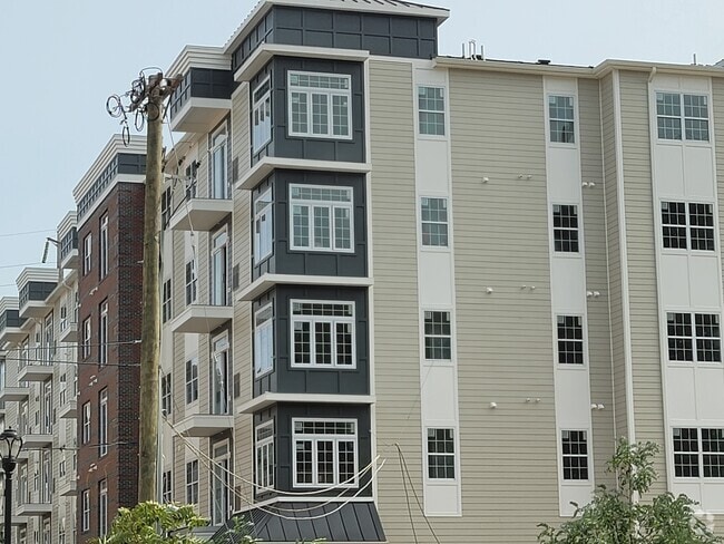 Building Photo - The Metropolitan