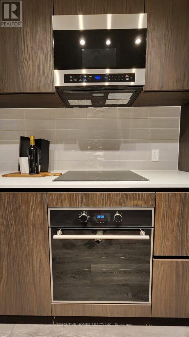 Building Photo - 127 Broadway Ave