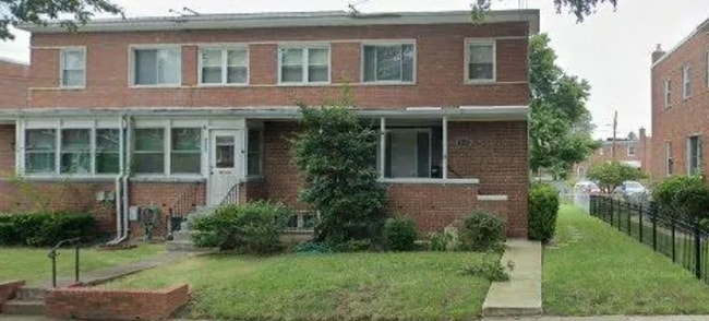 Photo - 1028 Crittenden St NE Townhome