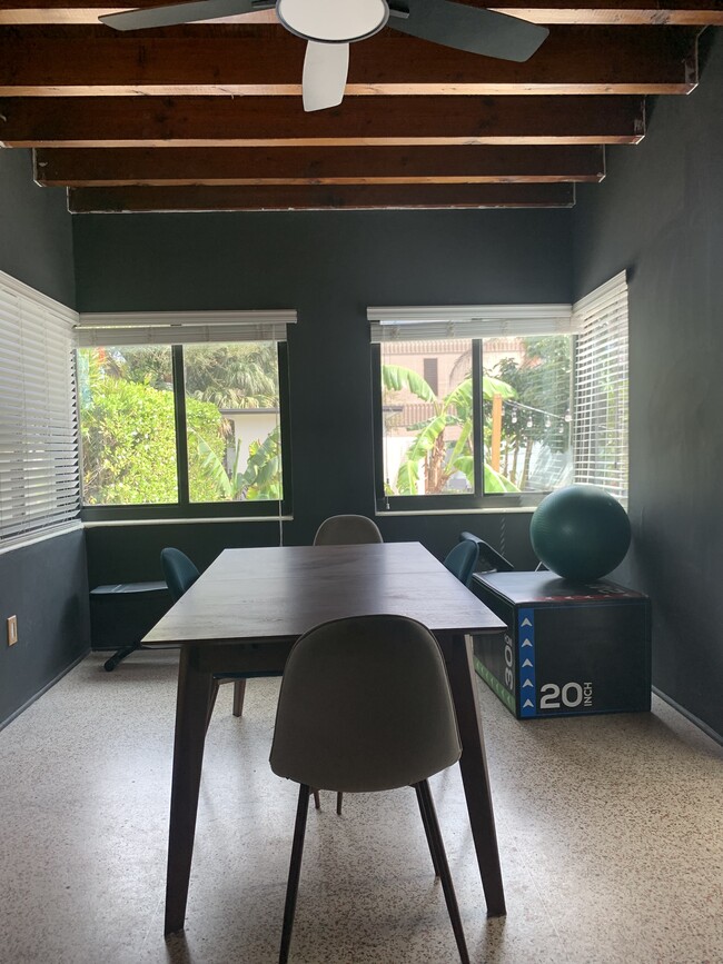 Building Photo - 1975 SW 17th Ct