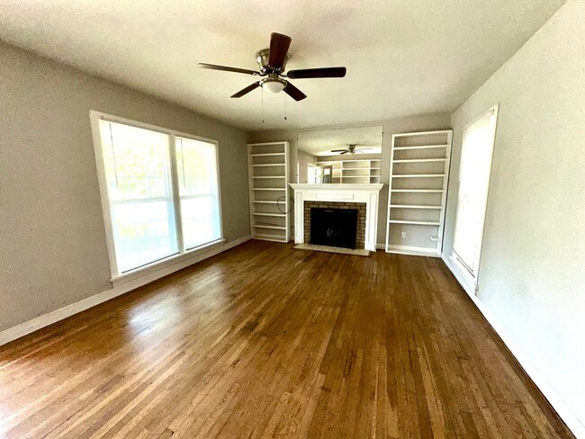 Building Photo - 3 Bed 2 Bath in Tech Terrace MOVE IN READY!