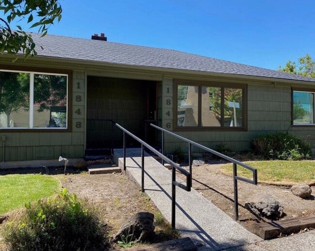 2 Bedroom 1 Bathroom - 2 Bedroom 1 Bathroom Townhome