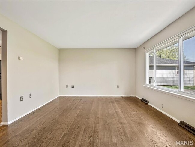 Building Photo - 101 Glencoe Dr