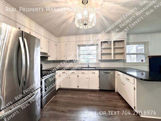 Foto del edificio - Charming 3BR/1.5BA house in Charlotte!