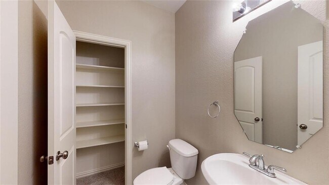 Foto del edificio - 2533 Jacobson Dr