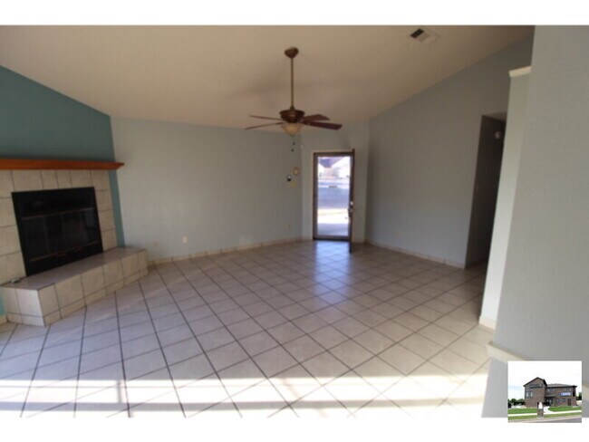 Building Photo - 2404 Fieldstone Dr