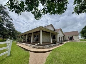 Building Photo - 465 Austin Hines Dr