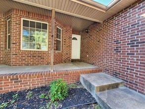 Building Photo - 1111 N 24th St