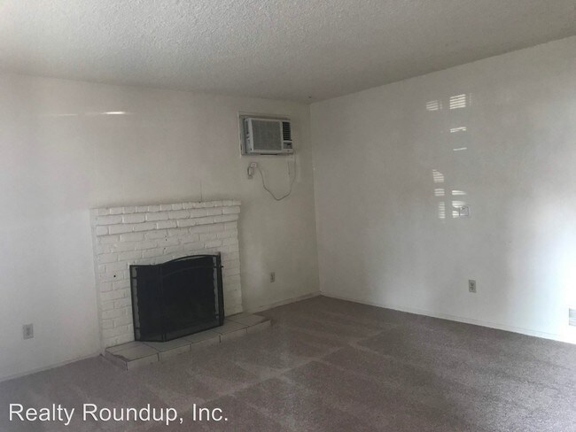 Building Photo - 1707 W Swain Rd