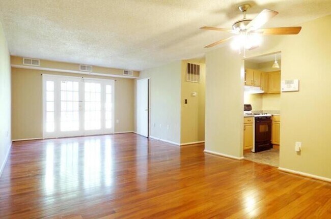 Foto del edificio - 3815 Swann Rd