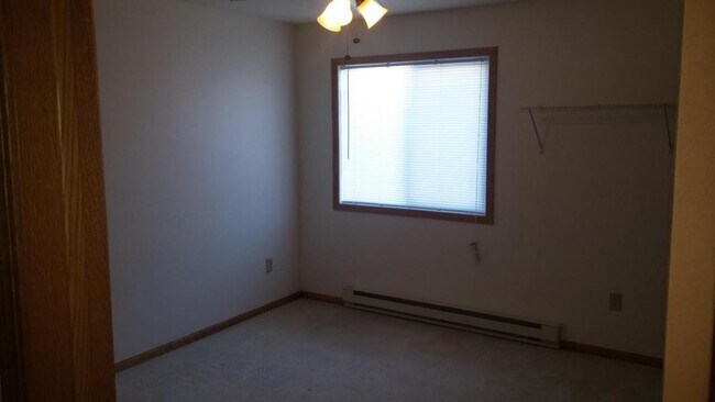 Foto del edificio - 512 27th Ave NW