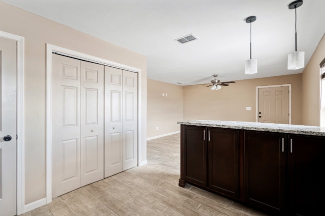 Foto del edificio - 150 Colorado St