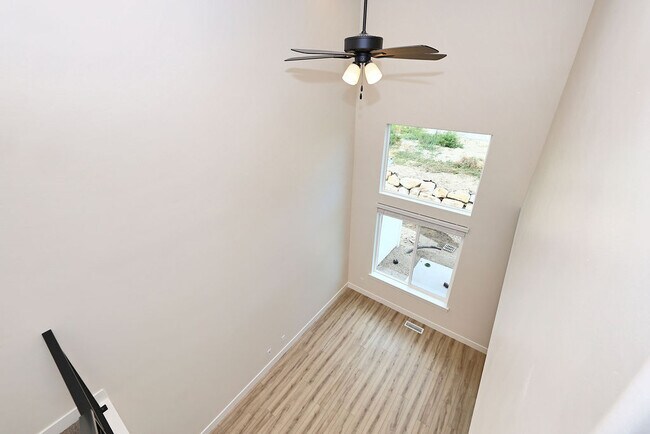 Foto del edificio - 1377 N Sage Dr