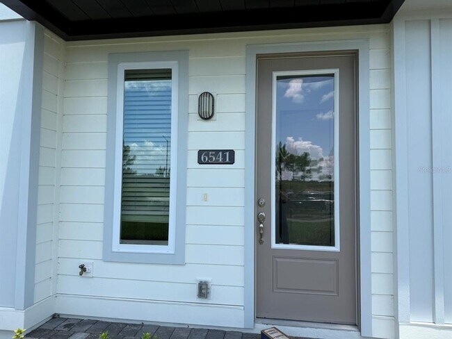 Building Photo - 6541 Cyrils Dr